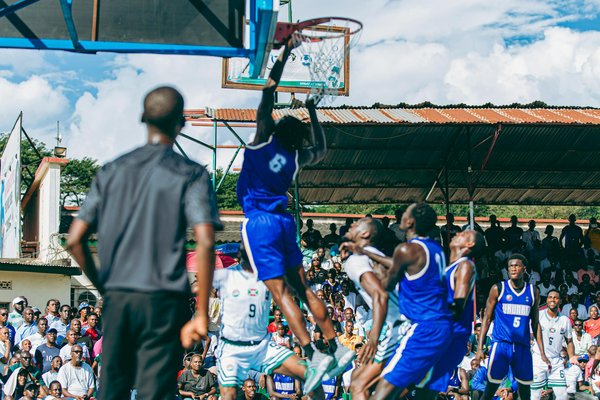 How do different types of muscle fibers respond to various workouts?